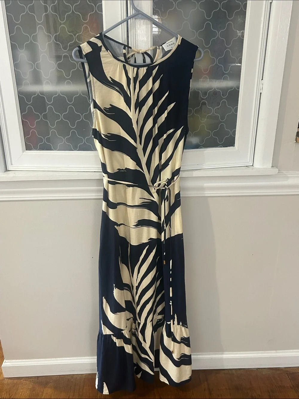 Sleeveless Navy and Cream Leaf-Print Maxi Dress with Tie Waist